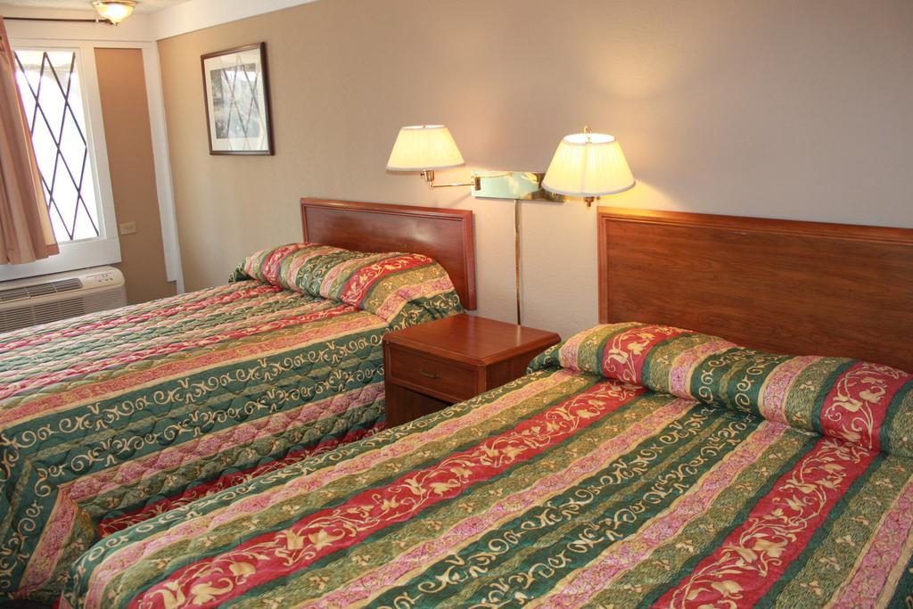 Knights Inn Индианаполис Номер фото