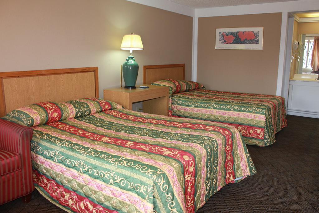 Knights Inn Индианаполис Номер фото