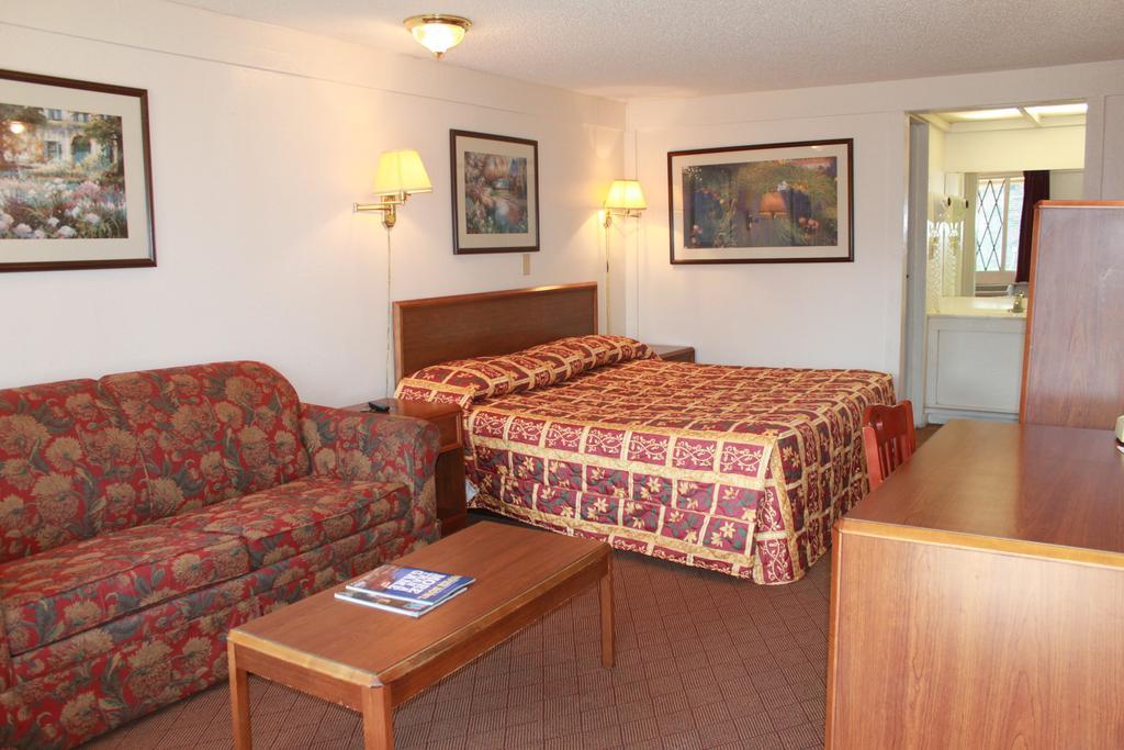 Knights Inn Индианаполис Номер фото